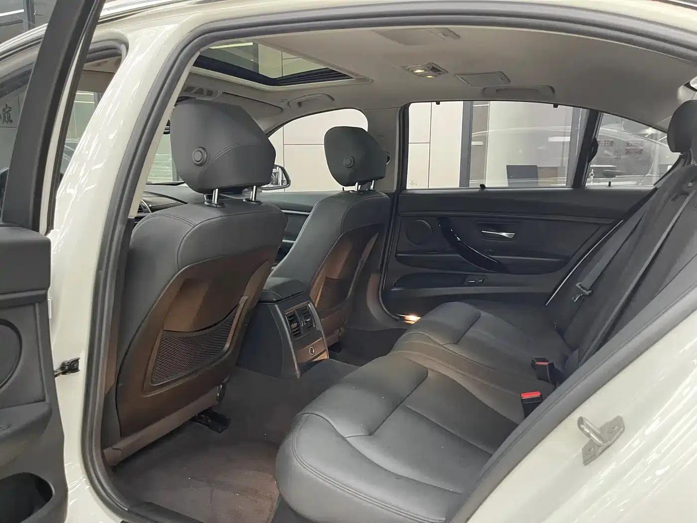 2016 BMW 3 Series 316Li Fashion Edition — миниатюра 7