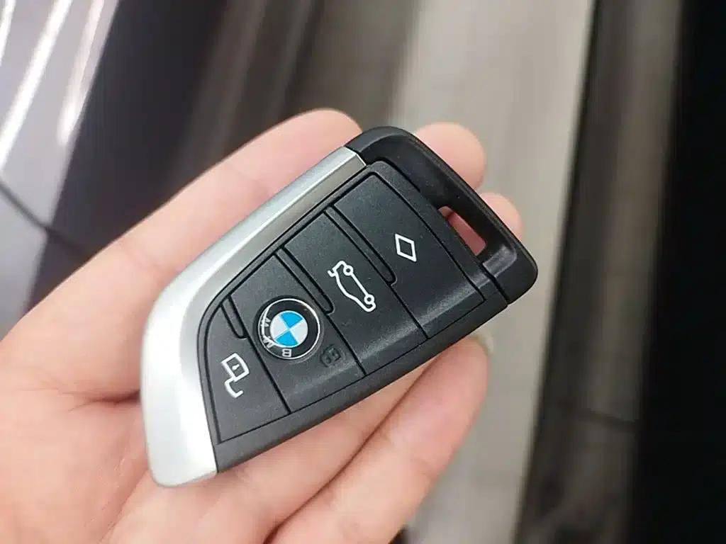 2023 BMW 3 Series 325Li M Sport Package — миниатюра 9