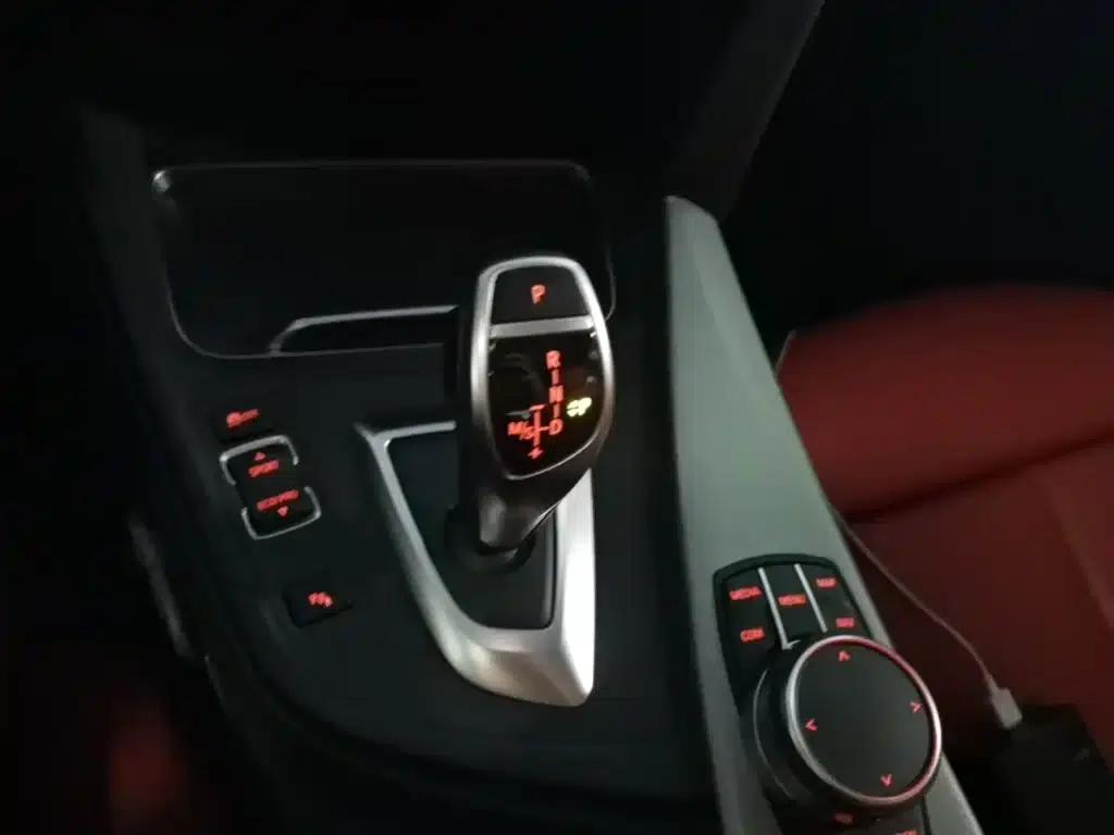 2019 BMW 3 Series 320i M Sport Shadow Edition — миниатюра 14
