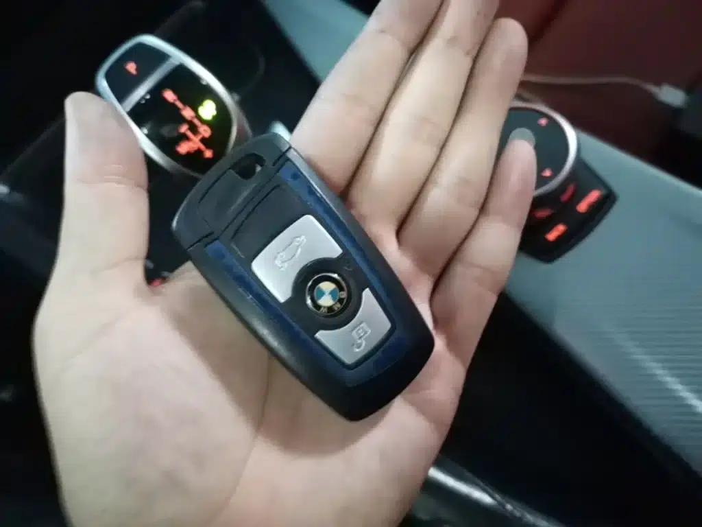 2019 BMW 3 Series 320i M Sport Shadow Edition — миниатюра 9