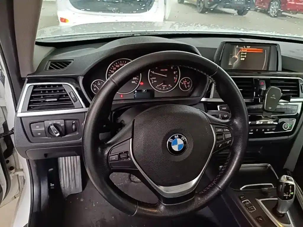 2017 BMW 3 Series 320Li Fashion Edition — миниатюра 11