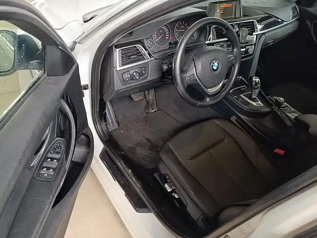 2017 BMW 3 Series 320Li Fashion Edition — миниатюра 16