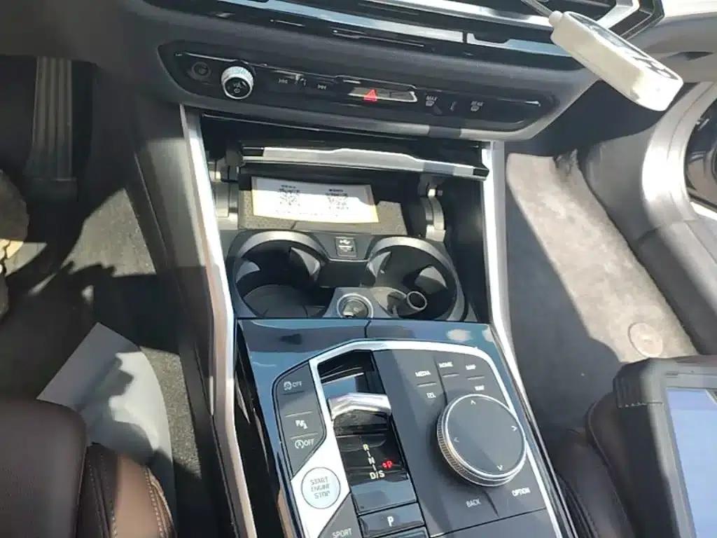 2023 BMW 3 Series 320Li M Sport Package — миниатюра 14
