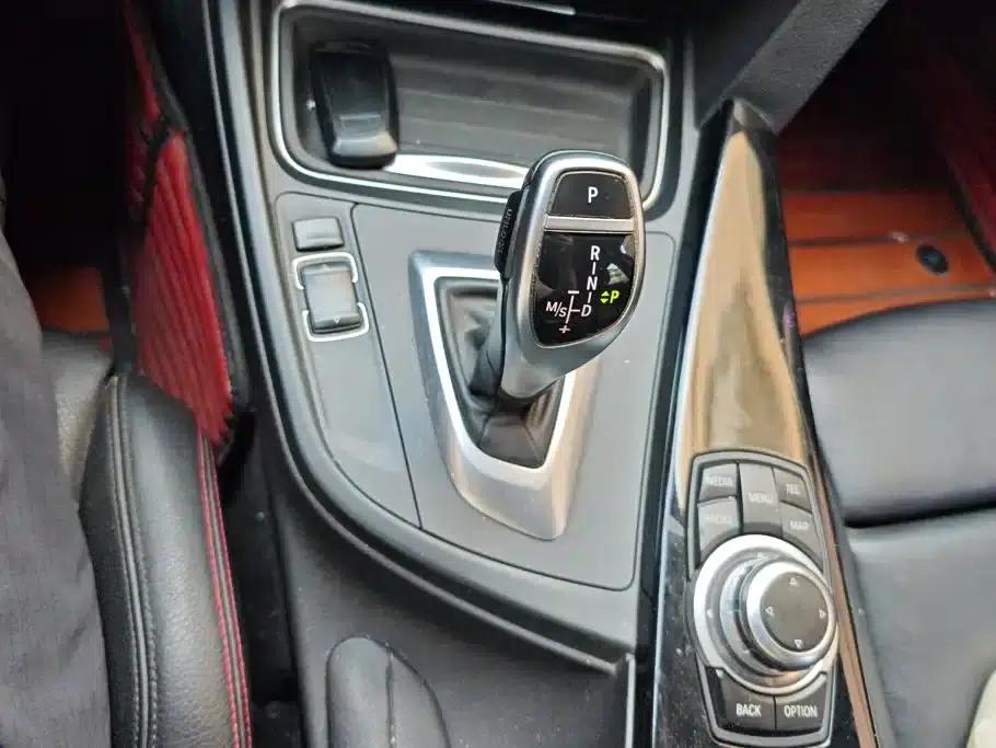 2013 BMW 3 Series (Imported) Facelift 320i Sport Design Package — миниатюра 16
