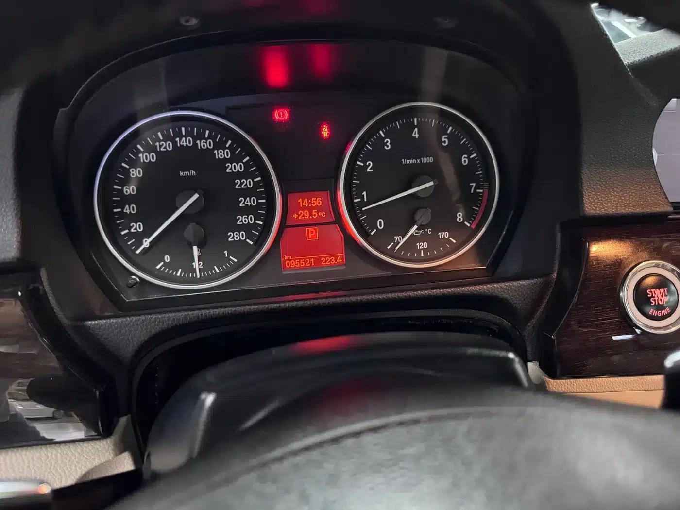 2011 BMW 3 Series 335i Convertible Coupe (Imported) — миниатюра 12