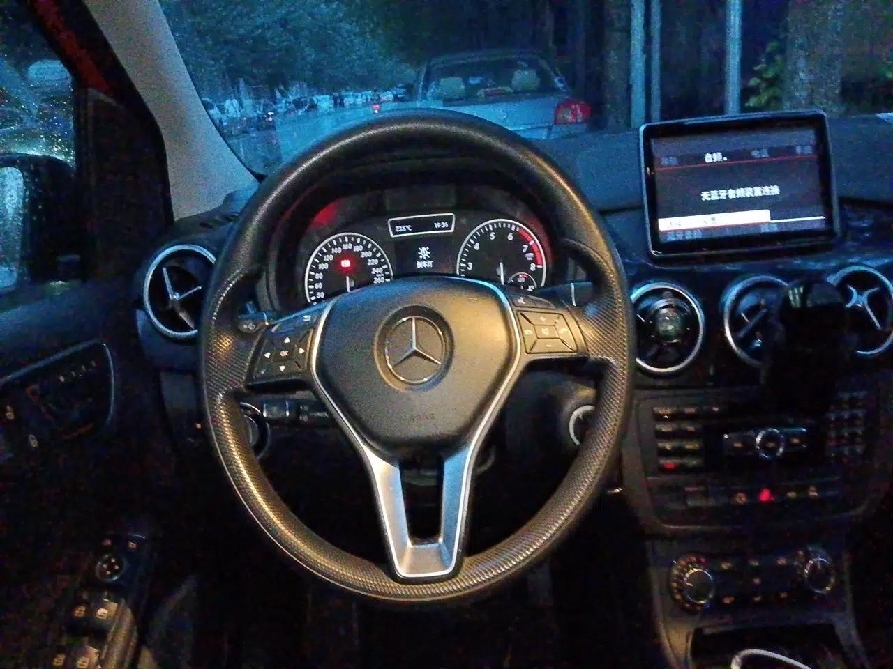 Mercedes-Benz B-Class 2012 B 180 — миниатюра 10