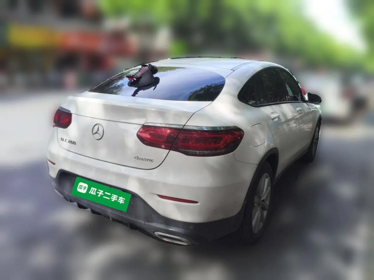 Mercedes-Benz GLC Coupe 2020 GLC 260 4MATIC Coupe SUV — миниатюра 6