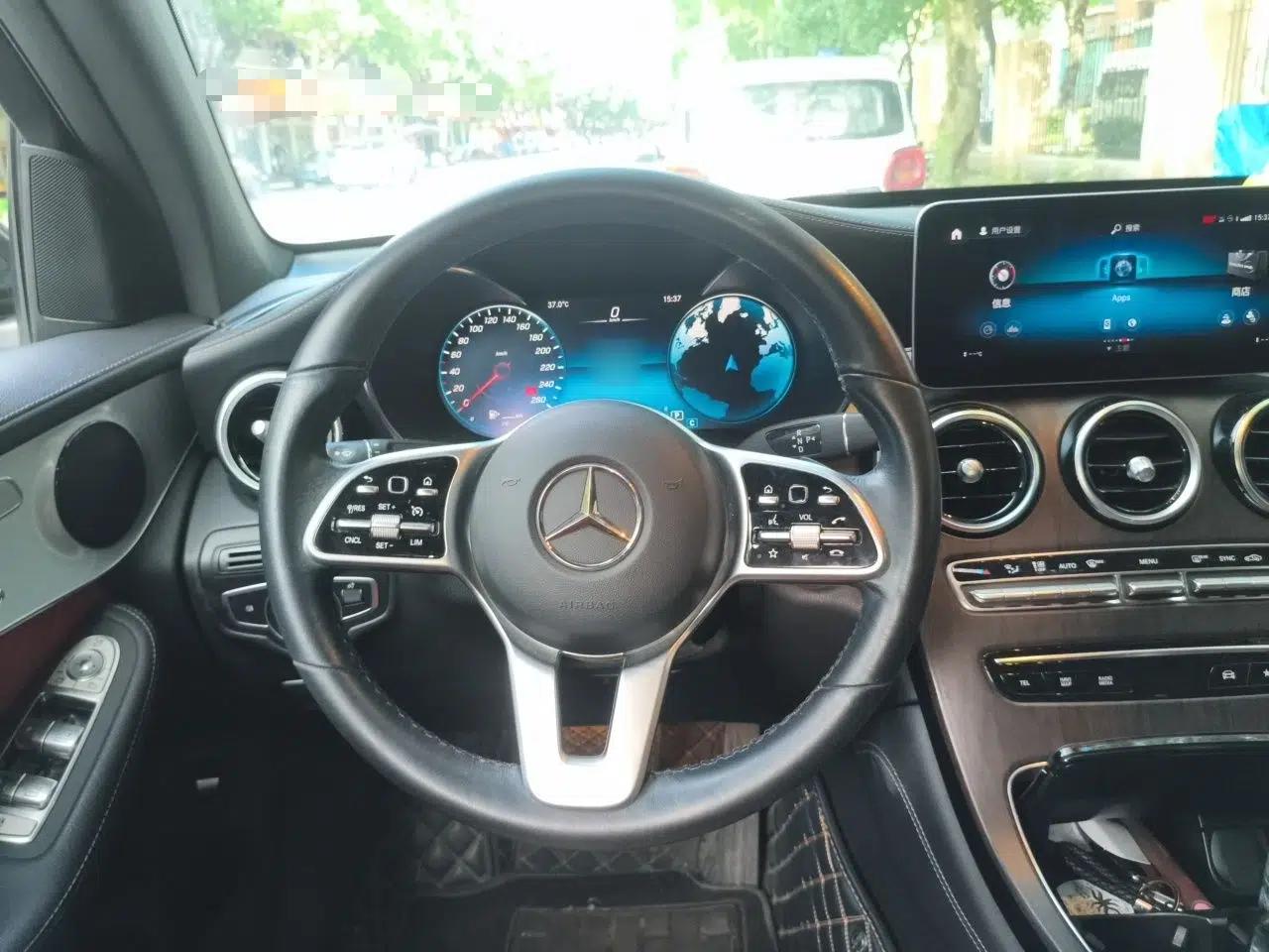 Mercedes-Benz GLC Coupe 2020 GLC 260 4MATIC Coupe SUV — миниатюра 10
