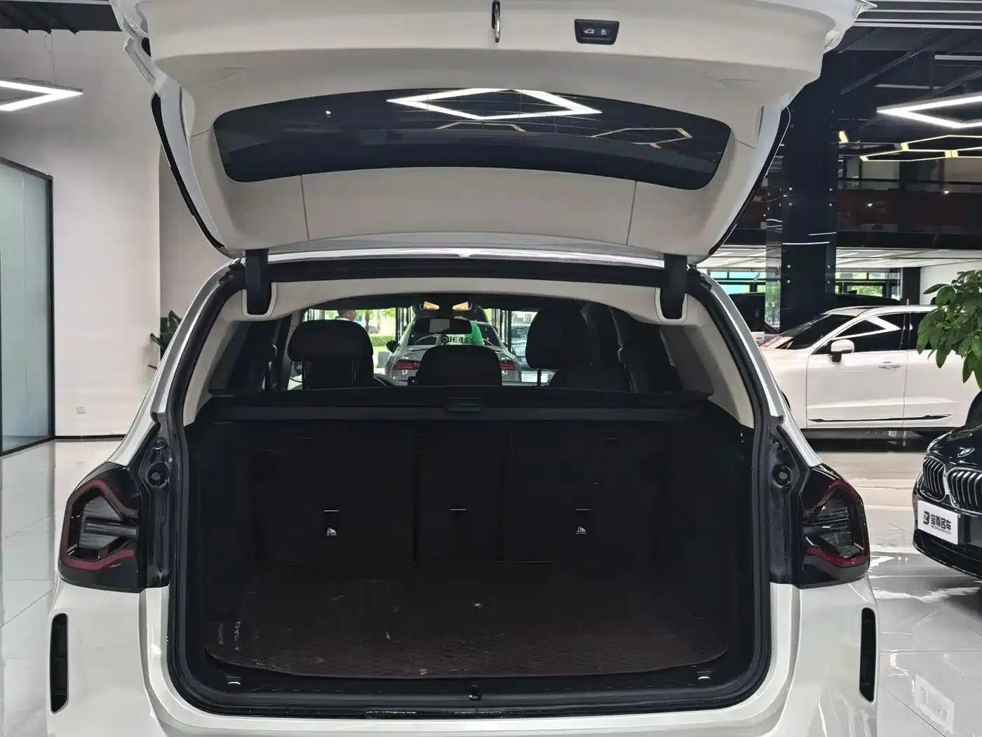 BMW X3 2022 xDrive30i Leading Edition M Sport Package — миниатюра 14