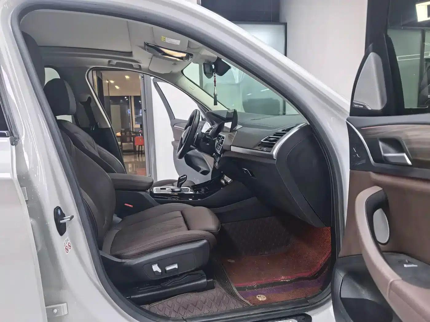 BMW X3 2022 xDrive30i Leading Edition M Sport Package — миниатюра 5