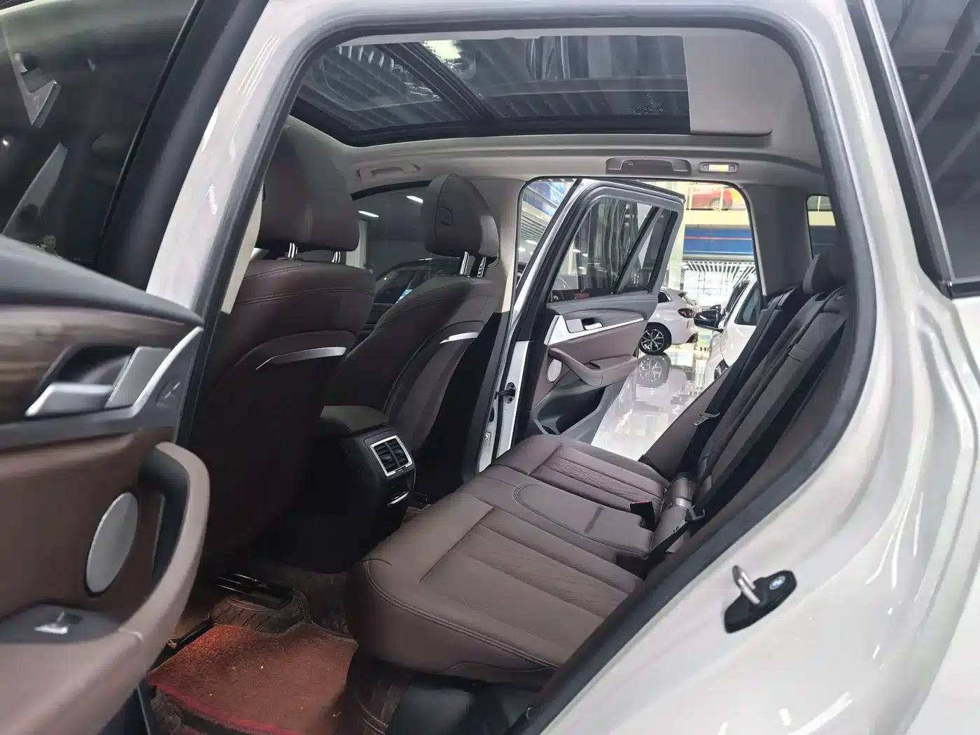 BMW X3 2022 xDrive30i Leading Edition M Sport Package — миниатюра 6