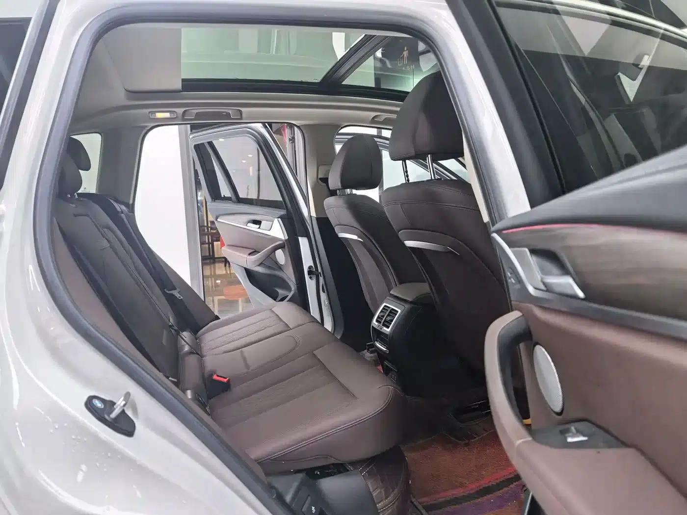 BMW X3 2022 xDrive30i Leading Edition M Sport Package — миниатюра 7