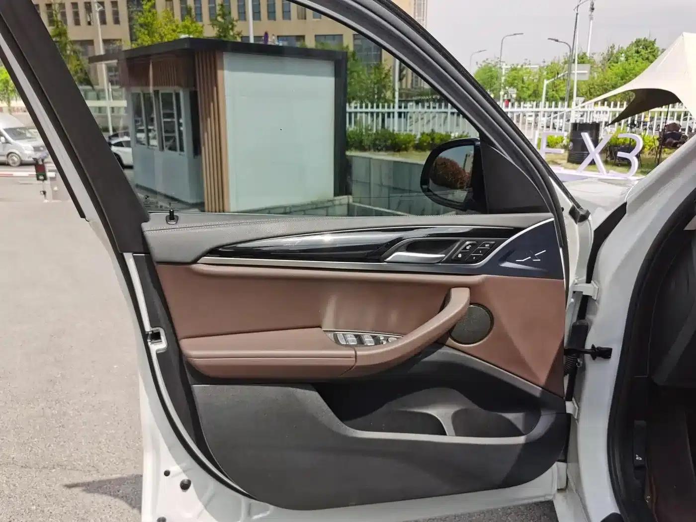 2023 BMW X3 xDrive25i M Sport Package — миниатюра 10