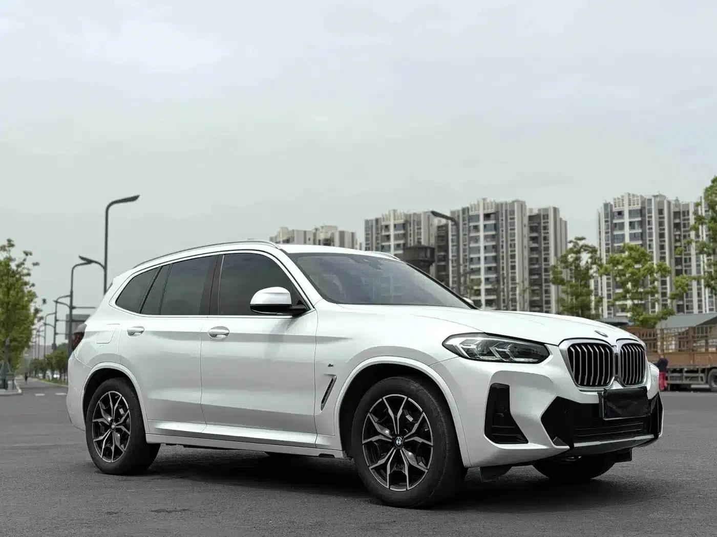 2022 BMW X3 xDrive25i M Sport Package — миниатюра 3