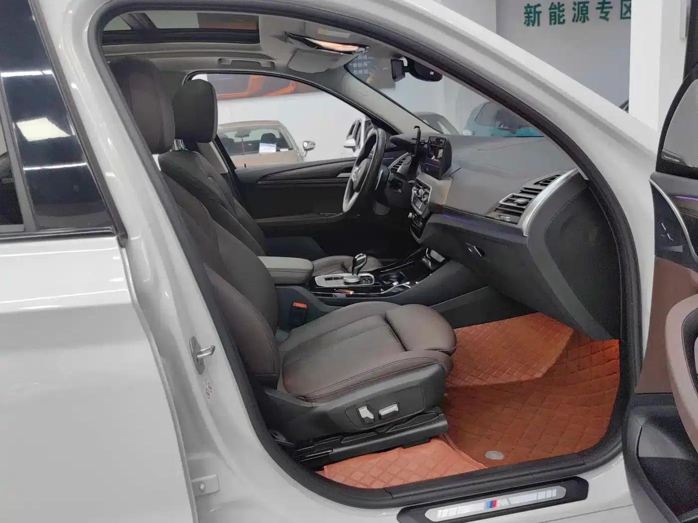 BMW X3 2021 xDrive30i Leading M Sport Package — миниатюра 9