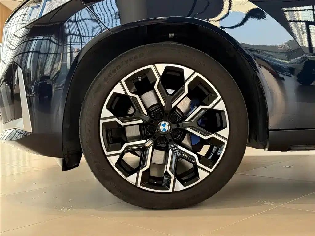 BMW X3 2025 xDrive30L Luxury M Sport Package — миниатюра 4