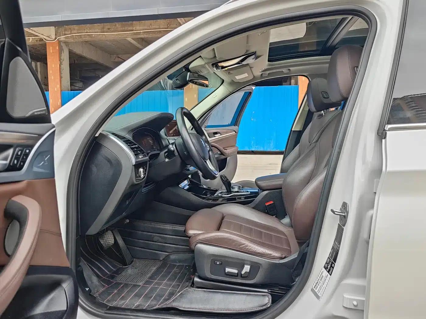 BMW X3 2020 xDrive28i Luxury Package — миниатюра 9