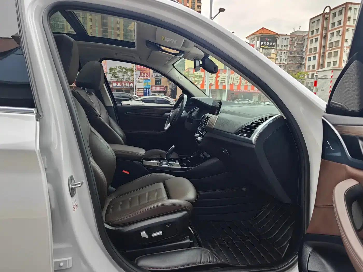 BMW X3 2020 xDrive28i Luxury Package — миниатюра 10