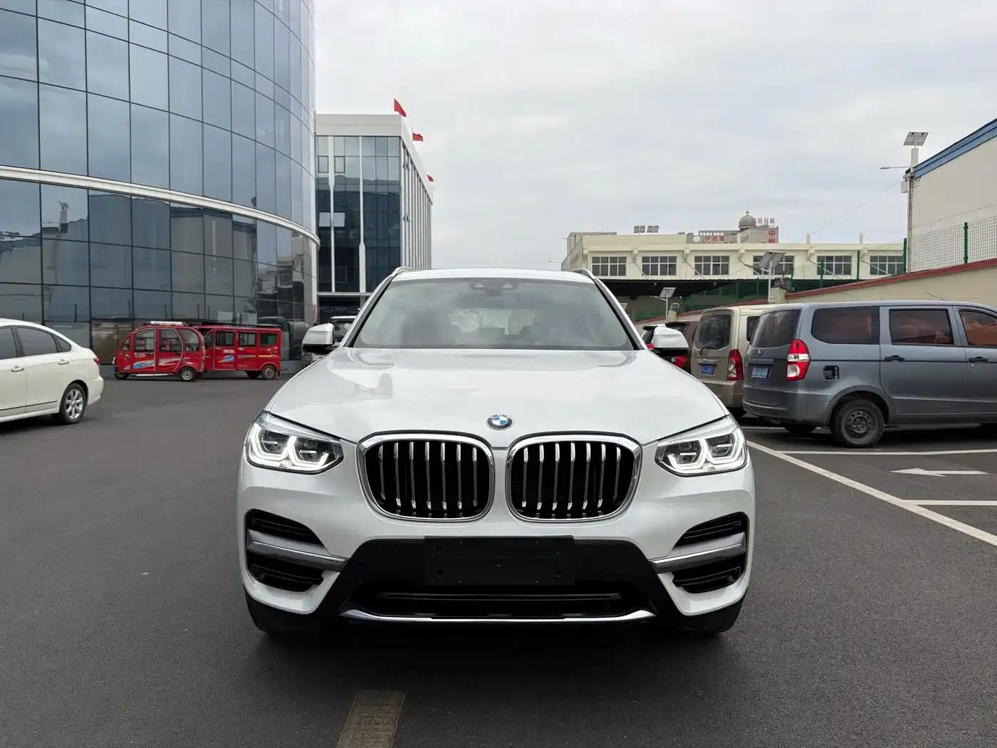 BMW X3 2021 xDrive28i Luxury Package — миниатюра 1