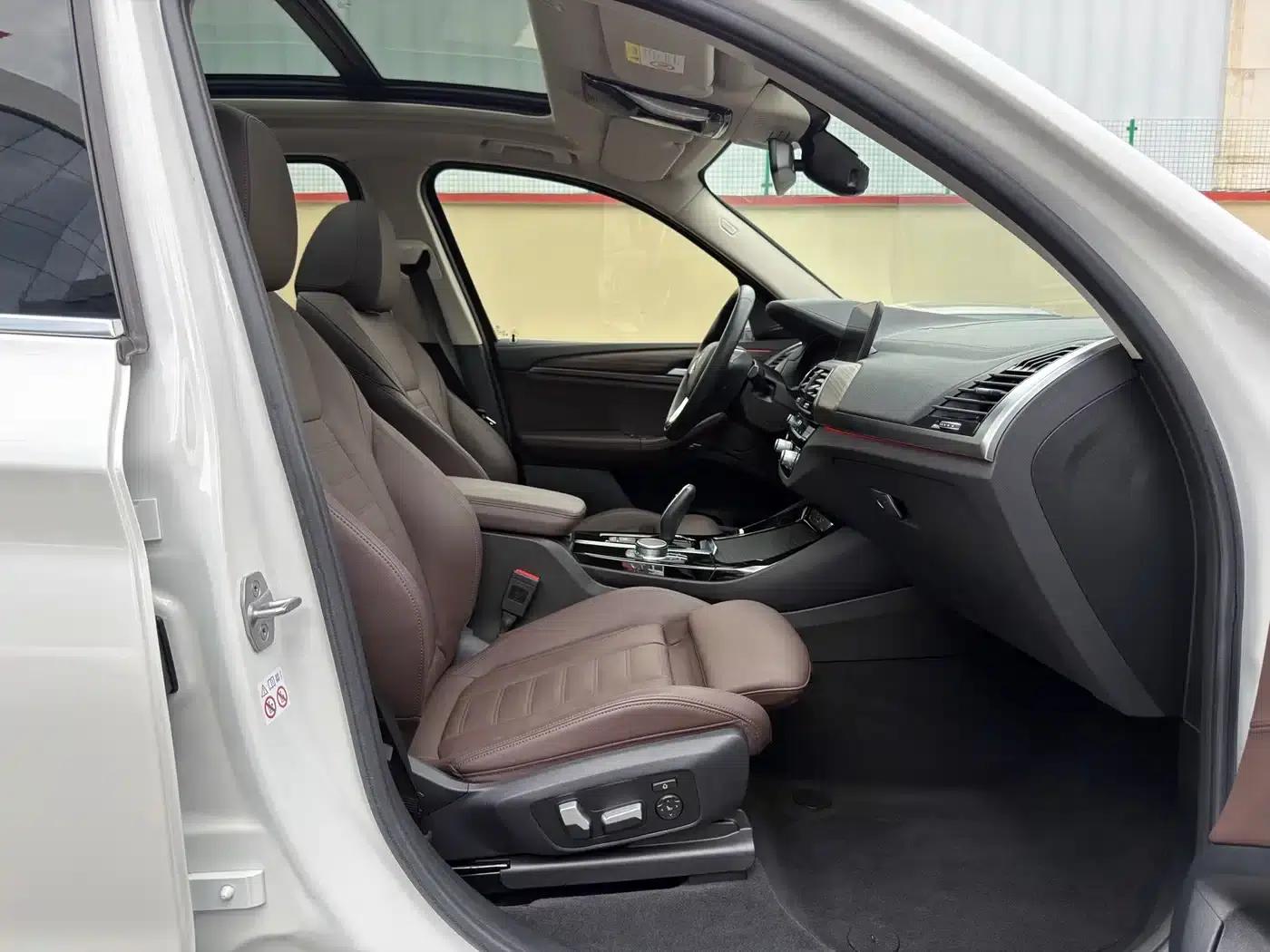 BMW X3 2021 xDrive28i Luxury Package — миниатюра 11