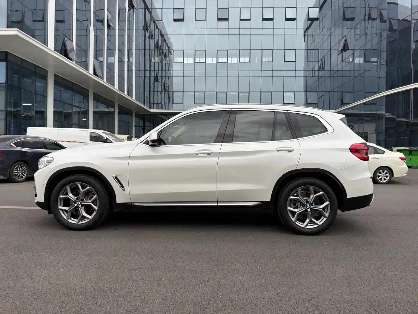 BMW X3 2021 xDrive28i Luxury Package — миниатюра 3