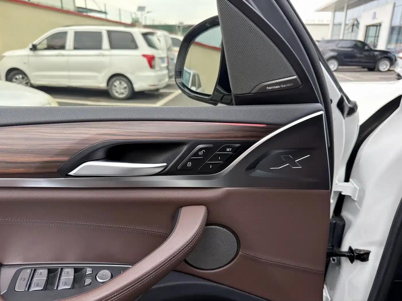 BMW X3 2021 xDrive28i Luxury Package — миниатюра 5