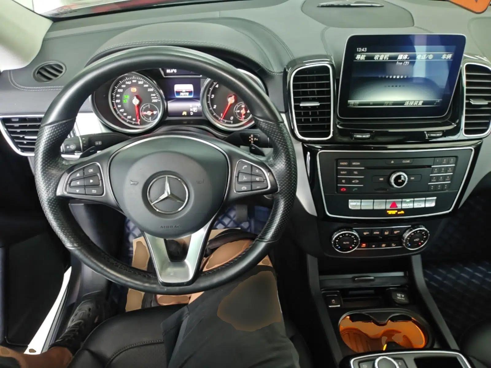 Mercedes-Benz GLE Coupe 2017 GLE 320 4MATIC Coupe SUV — миниатюра 12
