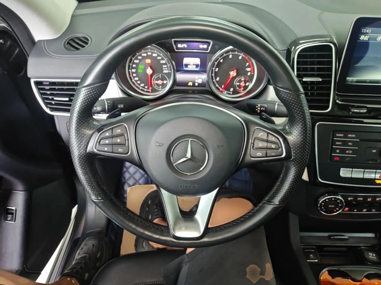 Mercedes-Benz GLE Coupe 2017 GLE 320 4MATIC Coupe SUV — миниатюра 13