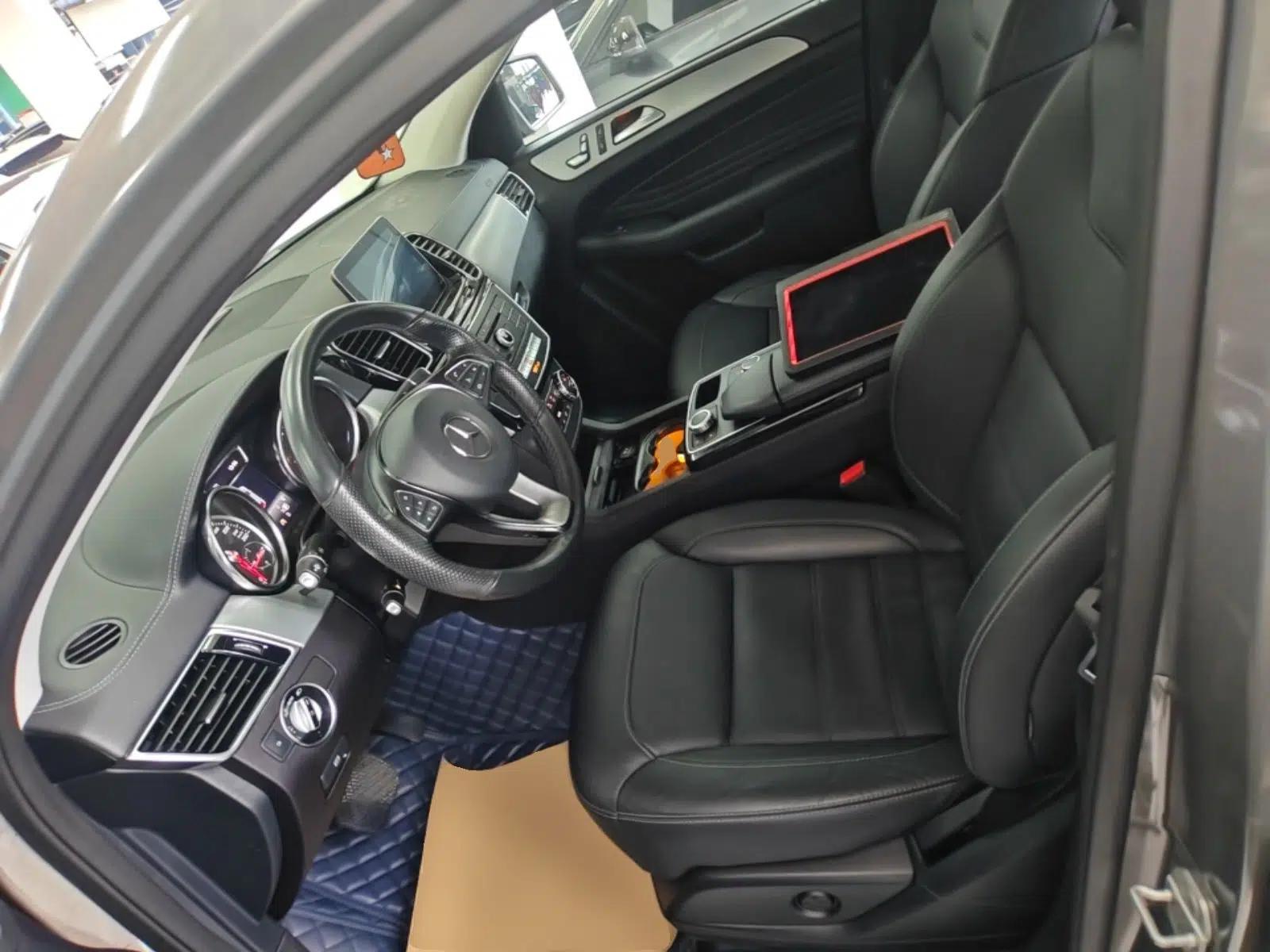 Mercedes-Benz GLE Coupe 2017 GLE 320 4MATIC Coupe SUV — миниатюра 17