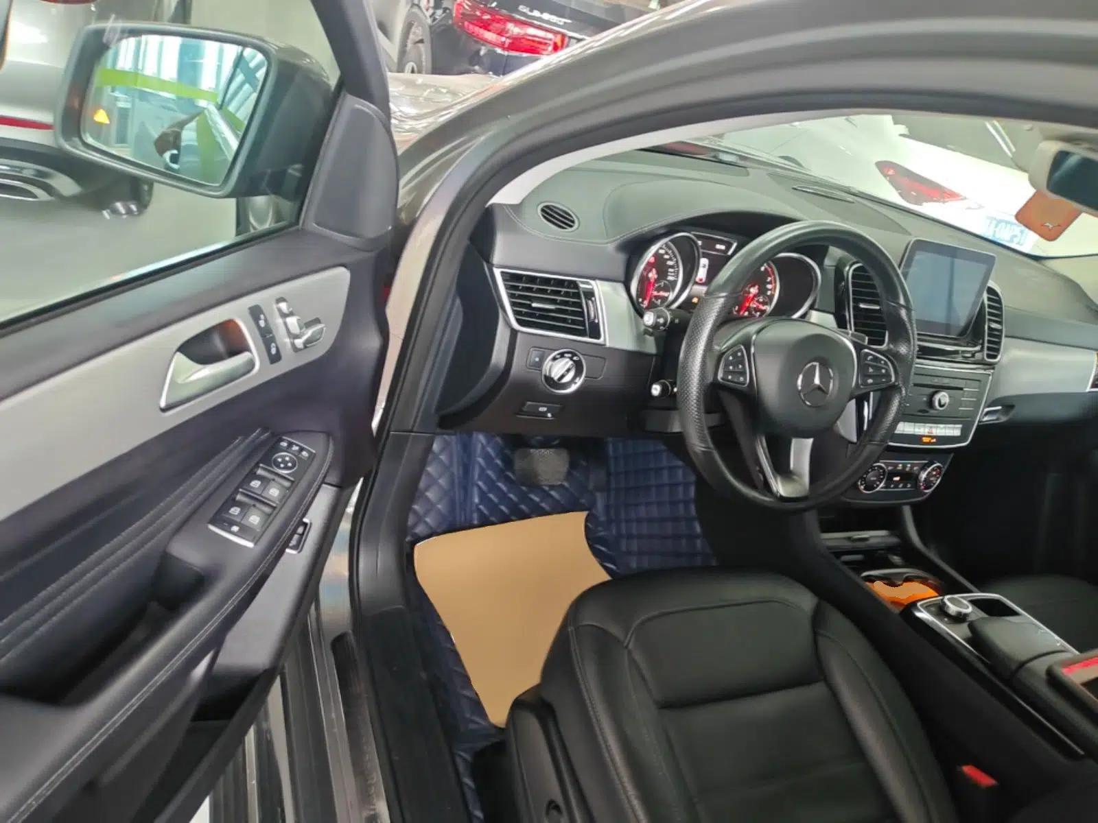Mercedes-Benz GLE Coupe 2017 GLE 320 4MATIC Coupe SUV — миниатюра 18