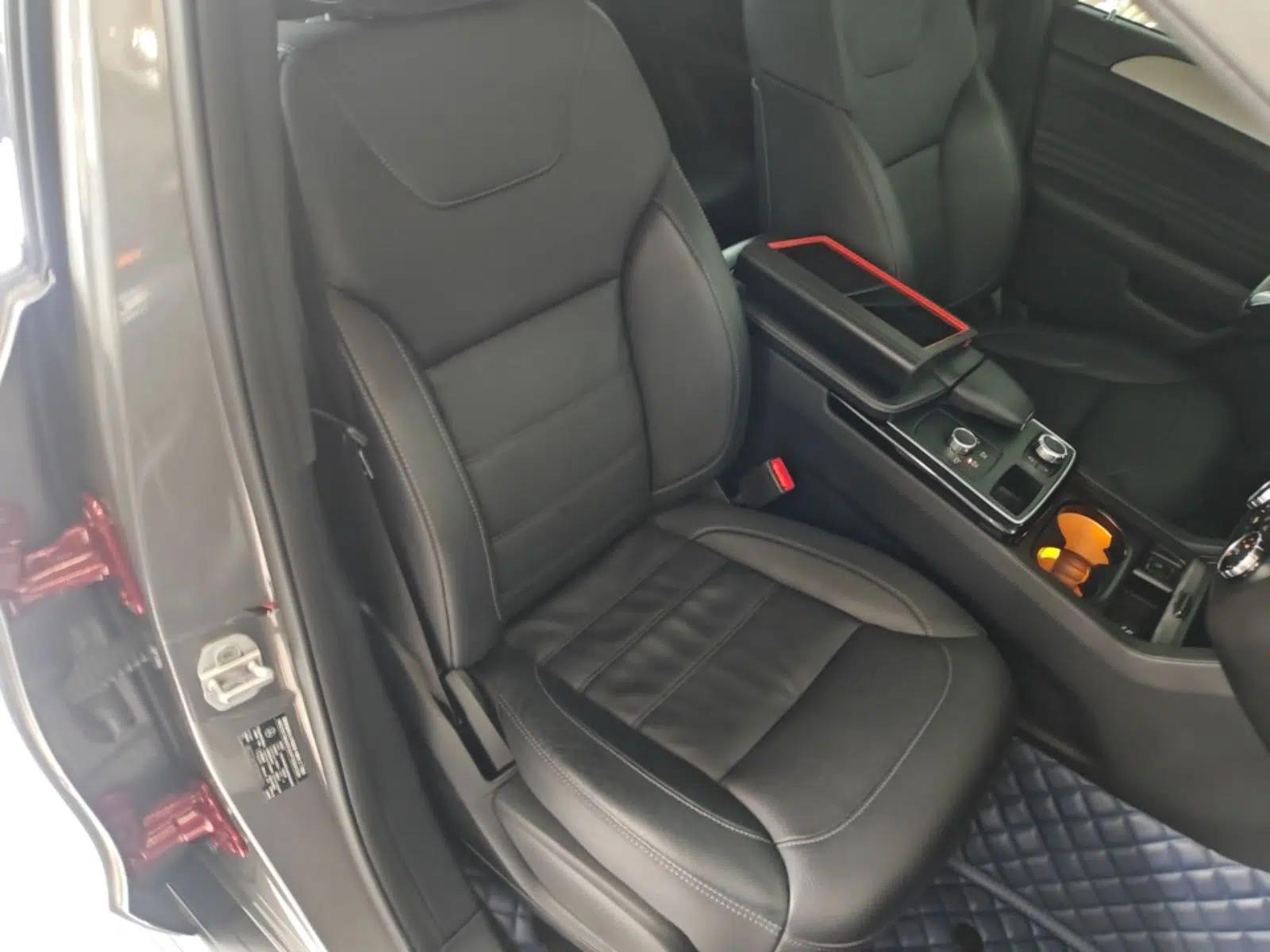Mercedes-Benz GLE Coupe 2017 GLE 320 4MATIC Coupe SUV — миниатюра 19