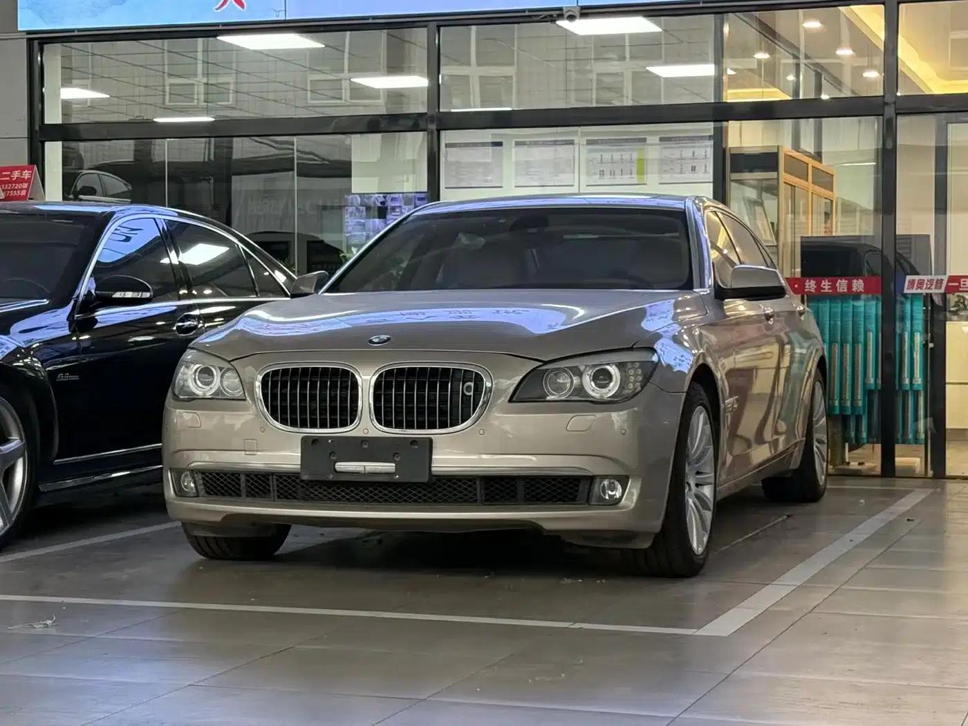2010 BMW 7 Series 760Li — миниатюра 1