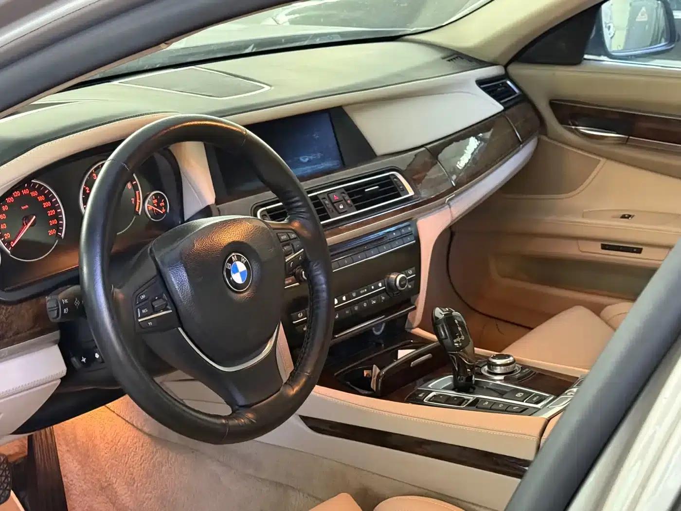 2010 BMW 7 Series 760Li — миниатюра 3