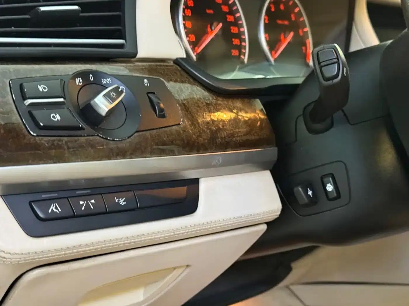 2010 BMW 7 Series 760Li — миниатюра 6
