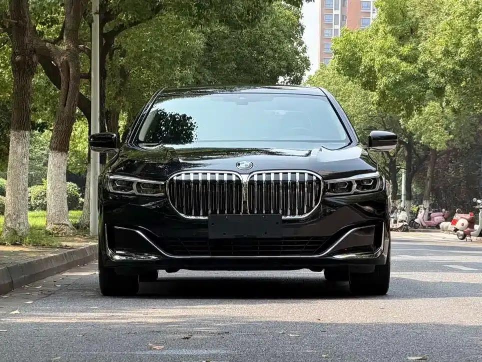 2019 BMW 7 Series Facelift 740Li Leading Luxury Package — миниатюра 3