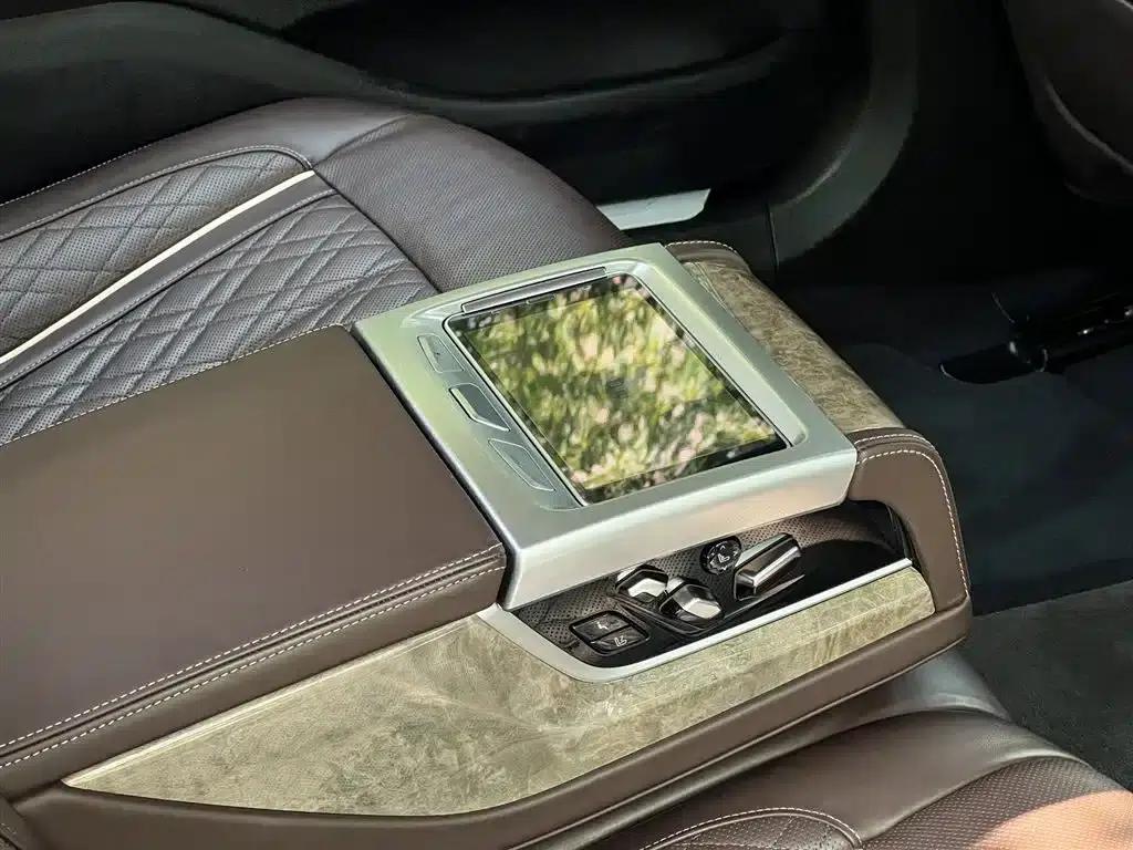2019 BMW 7 Series Facelift 740Li Leading Luxury Package — миниатюра 21