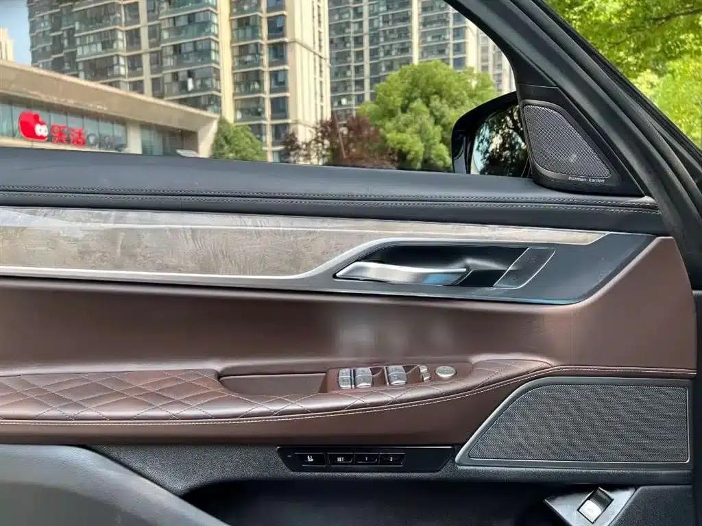 2019 BMW 7 Series Facelift 740Li Leading Luxury Package — миниатюра 10