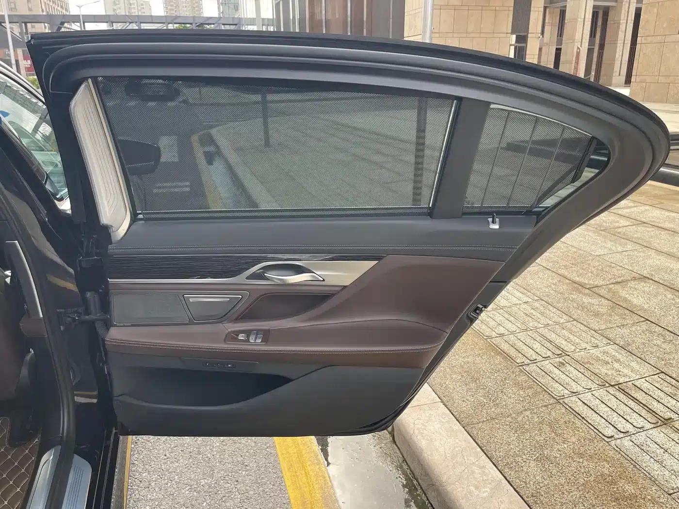 2019 BMW 7 Series Facelift 730Li M Sport Package — миниатюра 16