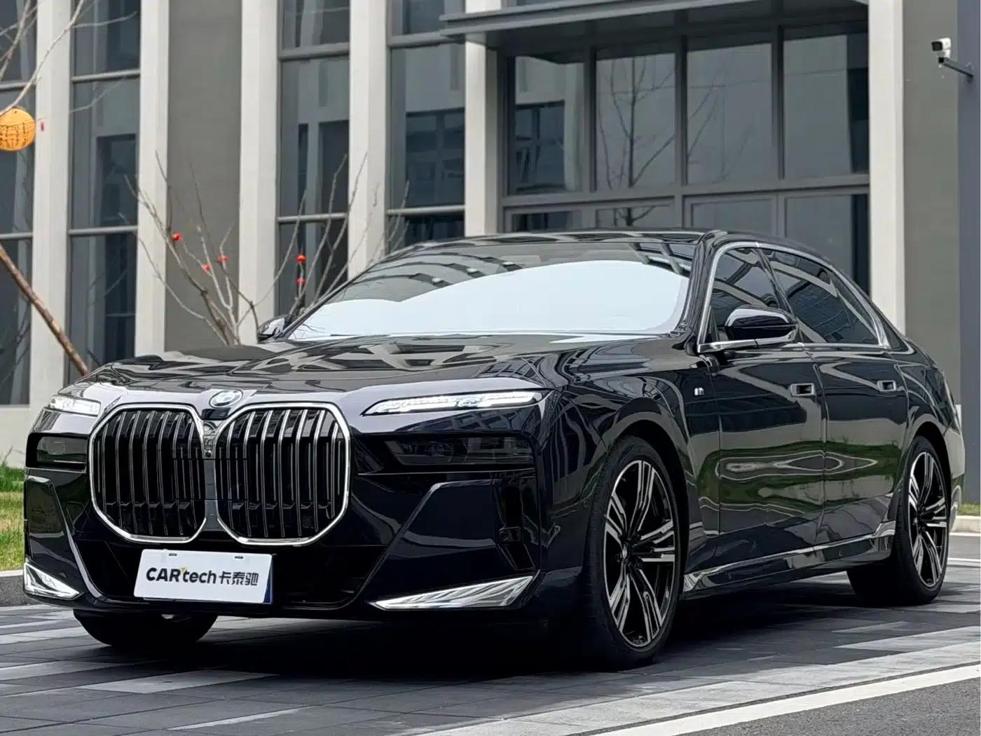 2023 BMW 7 Series 740Li Luxury M Sport Package — миниатюра 1