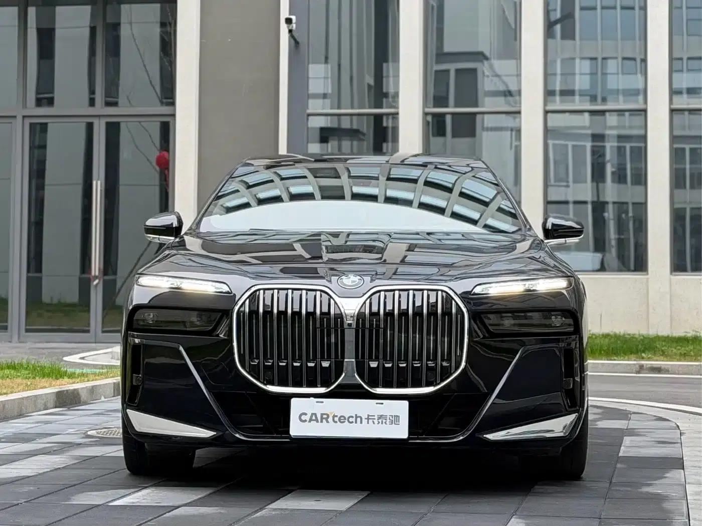 2023 BMW 7 Series 740Li Luxury M Sport Package — миниатюра 2