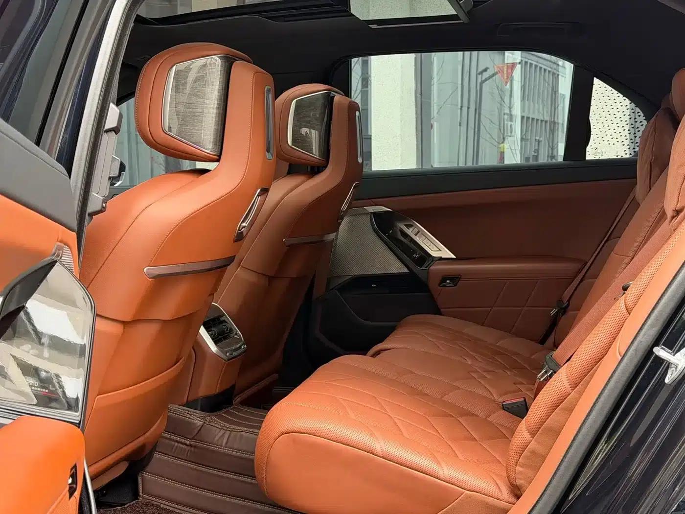 2023 BMW 7 Series 740Li Luxury M Sport Package — миниатюра 5