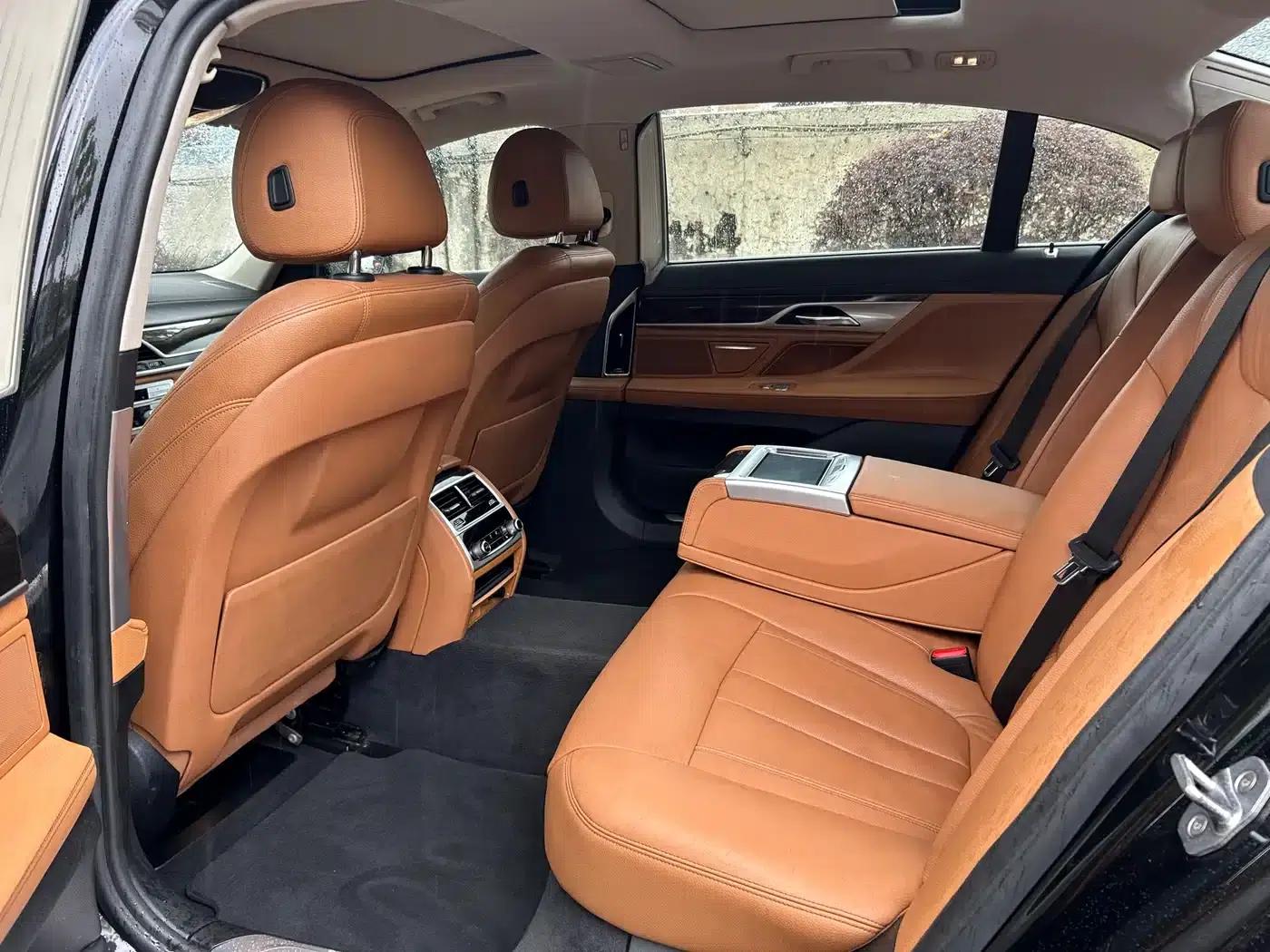 2016 BMW 7 Series 730Li Leading Edition — миниатюра 11