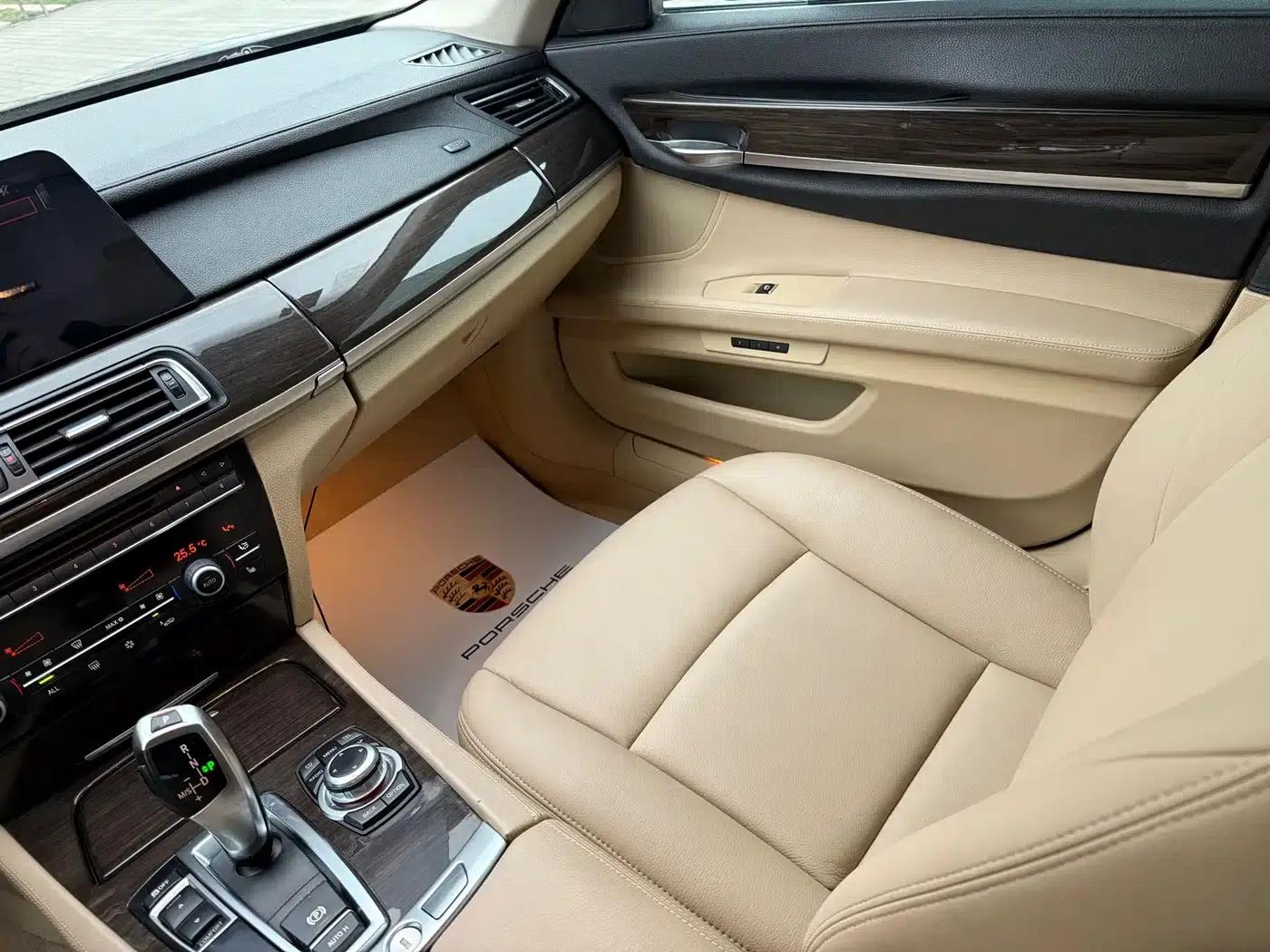 BMW 7 Series 2009 740Li Luxury — миниатюра 16