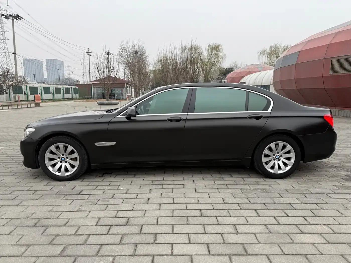 BMW 7 Series 2009 740Li Luxury — миниатюра 7