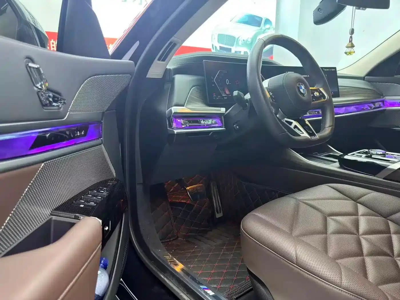 2023 BMW 7 Series 735Li M Sport Package — миниатюра 4