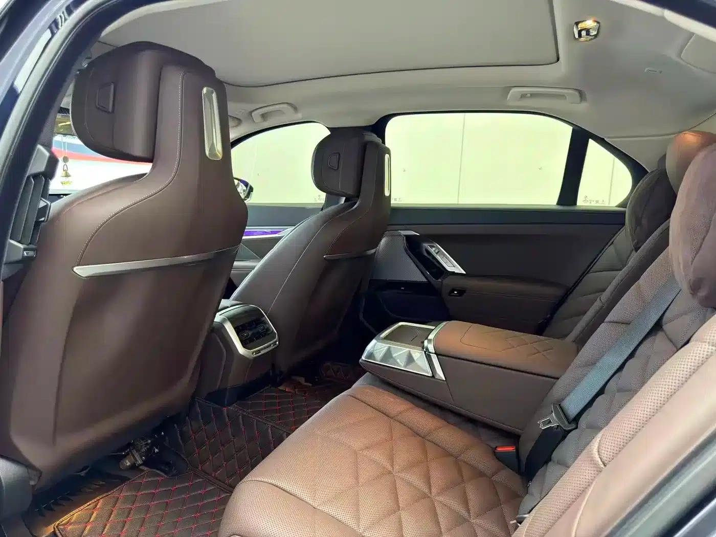 2023 BMW 7 Series 735Li M Sport Package — миниатюра 7