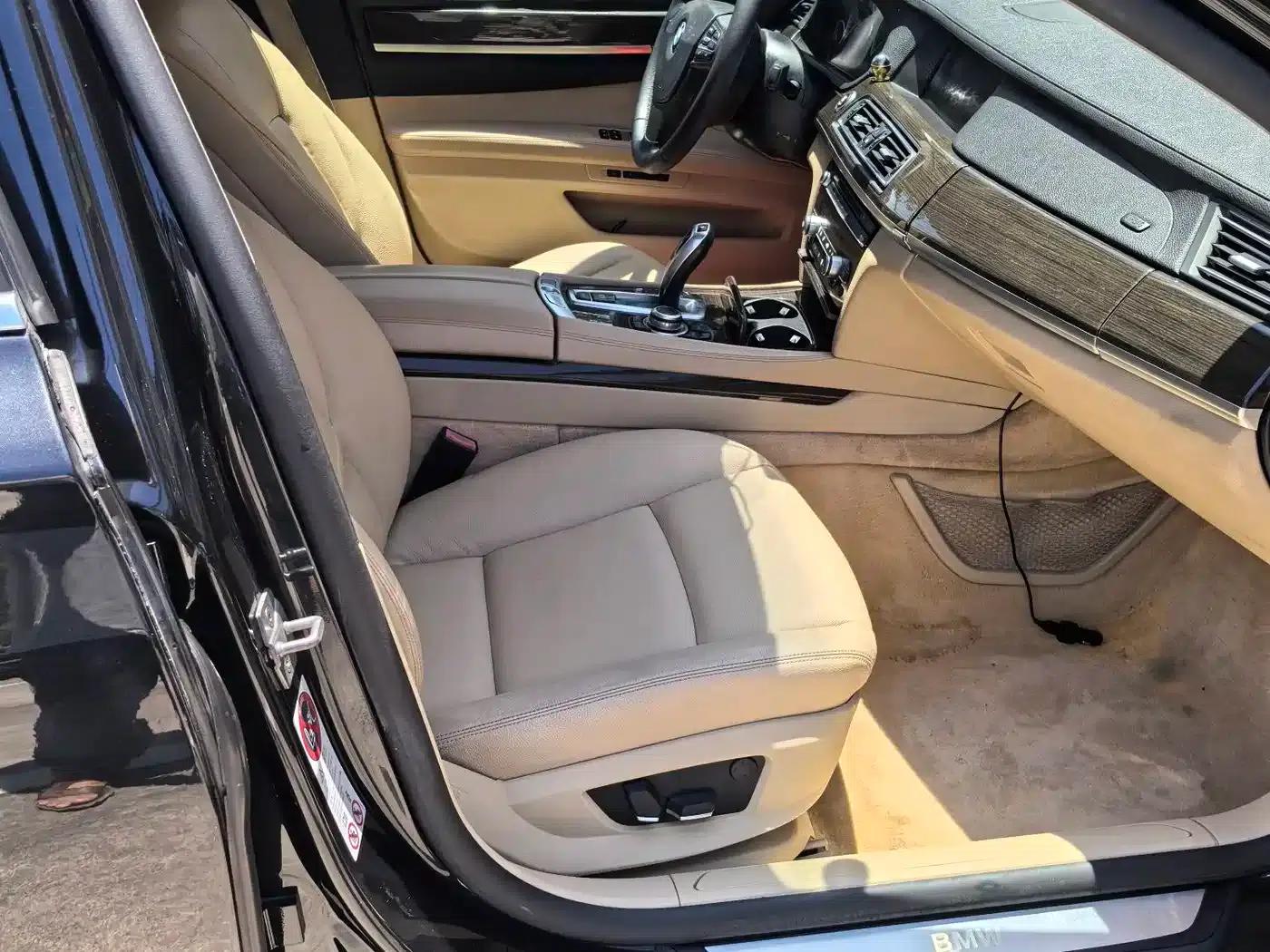 2011 BMW 7 Series 740Li Steinway Limited Edition — миниатюра 6