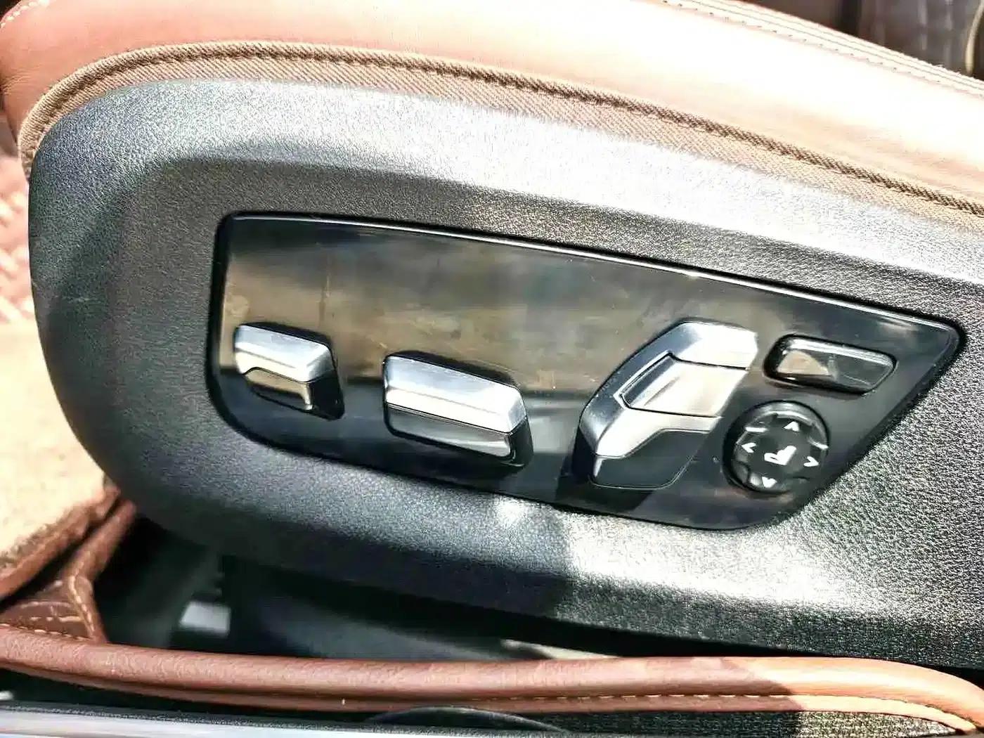 2019 BMW 7 Series 740Li Leading Luxury Package — миниатюра 13