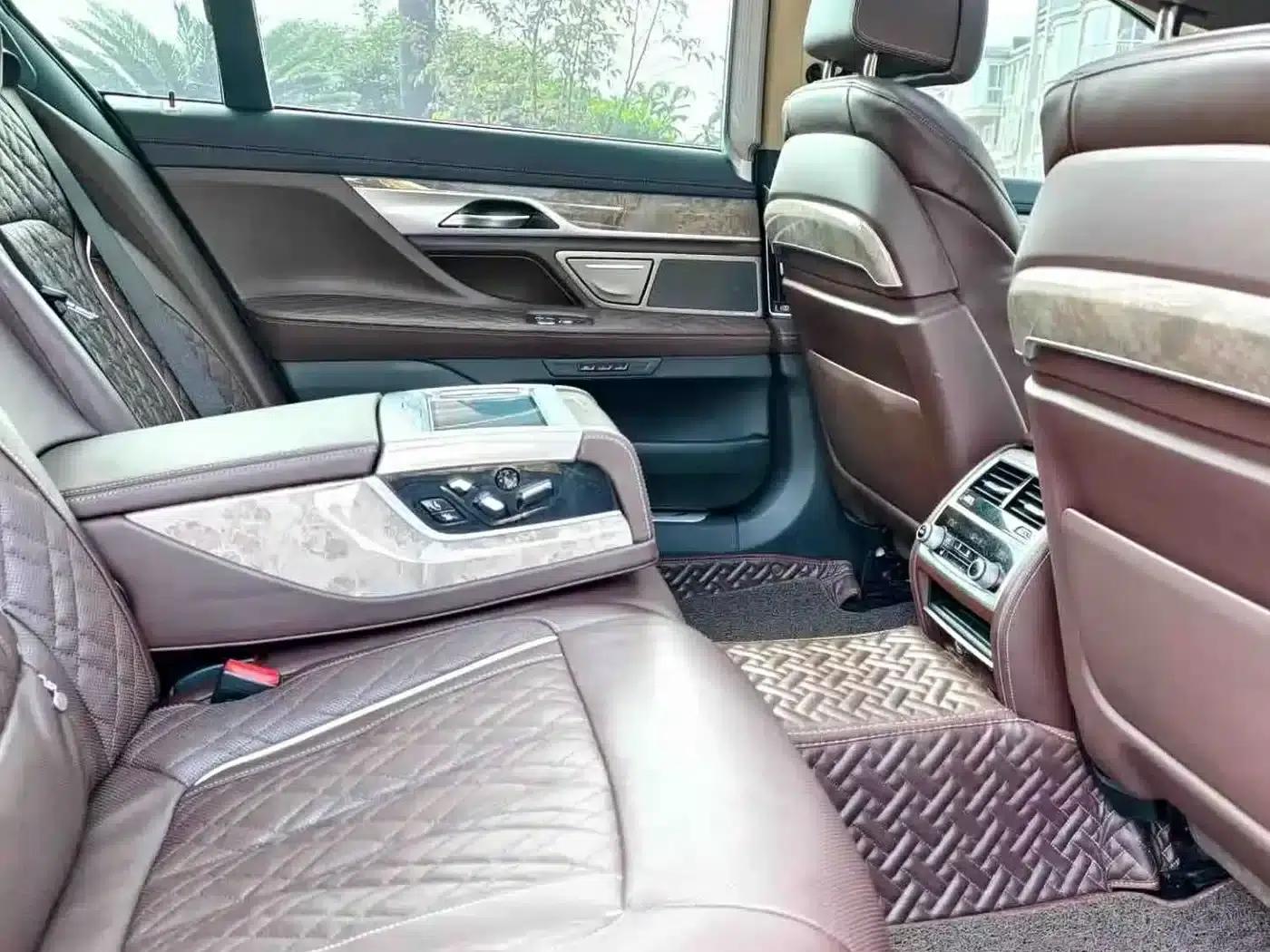 2019 BMW 7 Series 740Li Leading Luxury Package — миниатюра 6