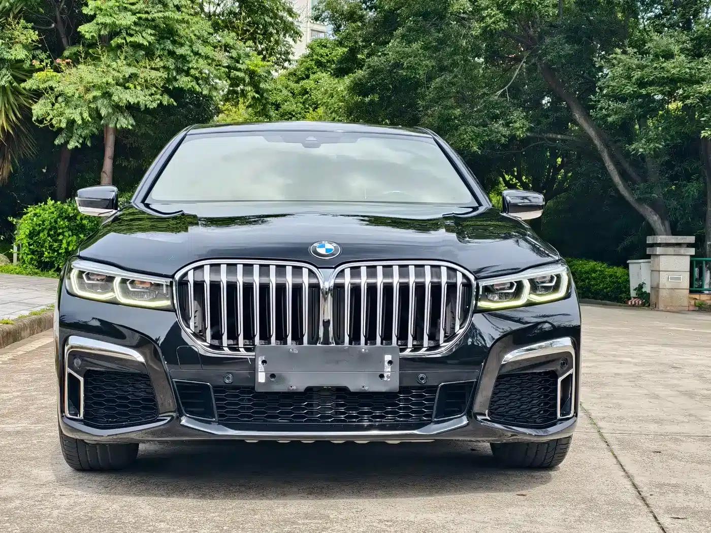 2019 BMW 7 Series 740Li Leading Edition M Sport Package — миниатюра 2
